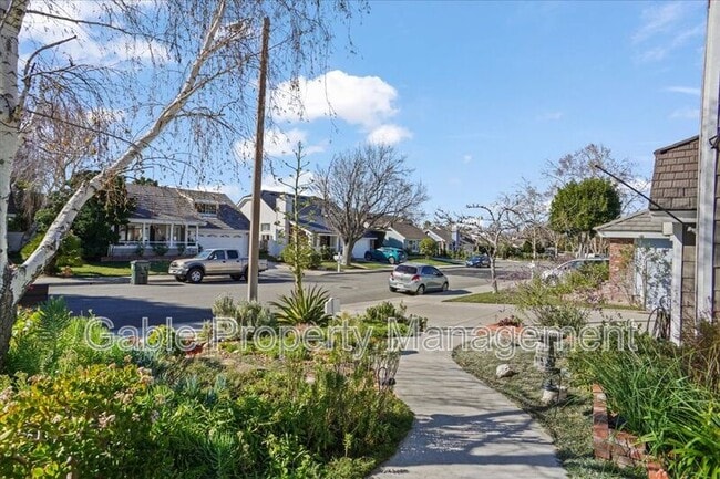 Building Photo - 26020 Moreno Dr