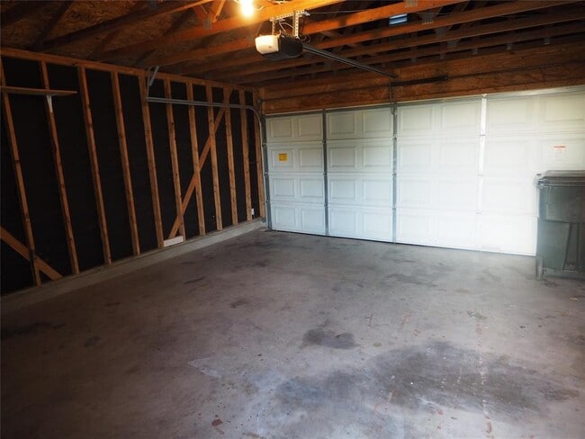 Building Photo - 11820 Lima Dr