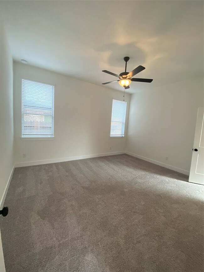 Building Photo - 31323 Balsam Hawk Ln