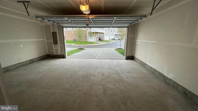 Building Photo - 43003 Cattail Marsh Pl
