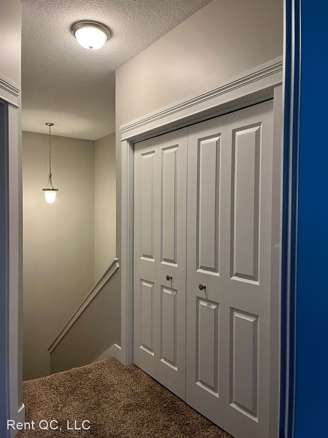 Building Photo - 2 br, 2.5 bath House - 702 Cox Court