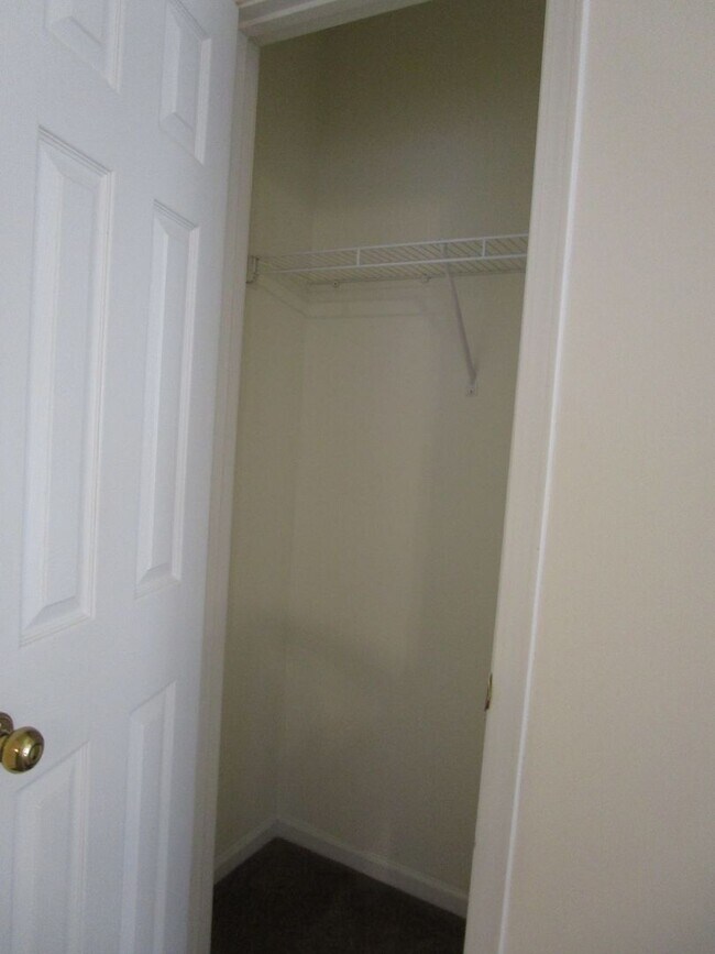 Building Photo - 5004-5006-5006 Betty Jean Way