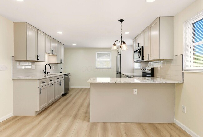 Building Photo - 3938 Halsey Pl