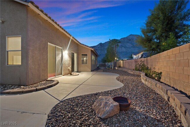 Building Photo - 10381 Pilot Mountain Ct