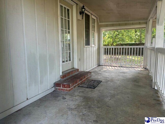 Building Photo - 462 Bellingham Ct