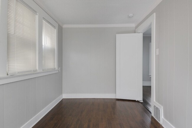 Building Photo - 3 Bedrooms Ready for Rent