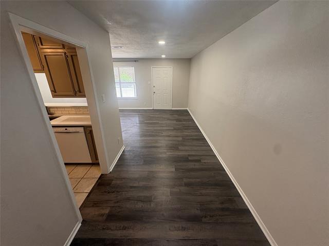Building Photo - 904 N Austin St