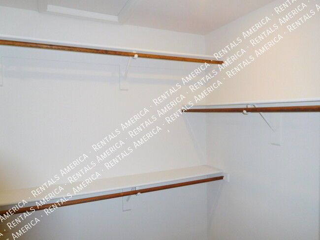 Building Photo - 5747 N 105th Ln