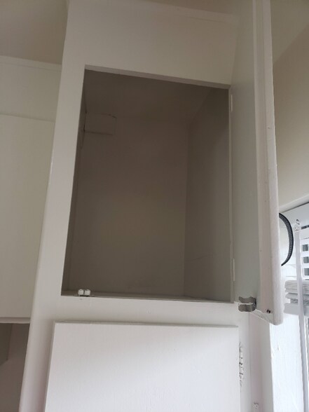 Building Photo - 1713 Scott Rd