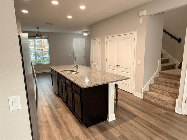 Building Photo - 15465 Honeybell Dr