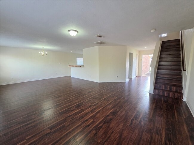 Building Photo - 8126 Golf Green Cir