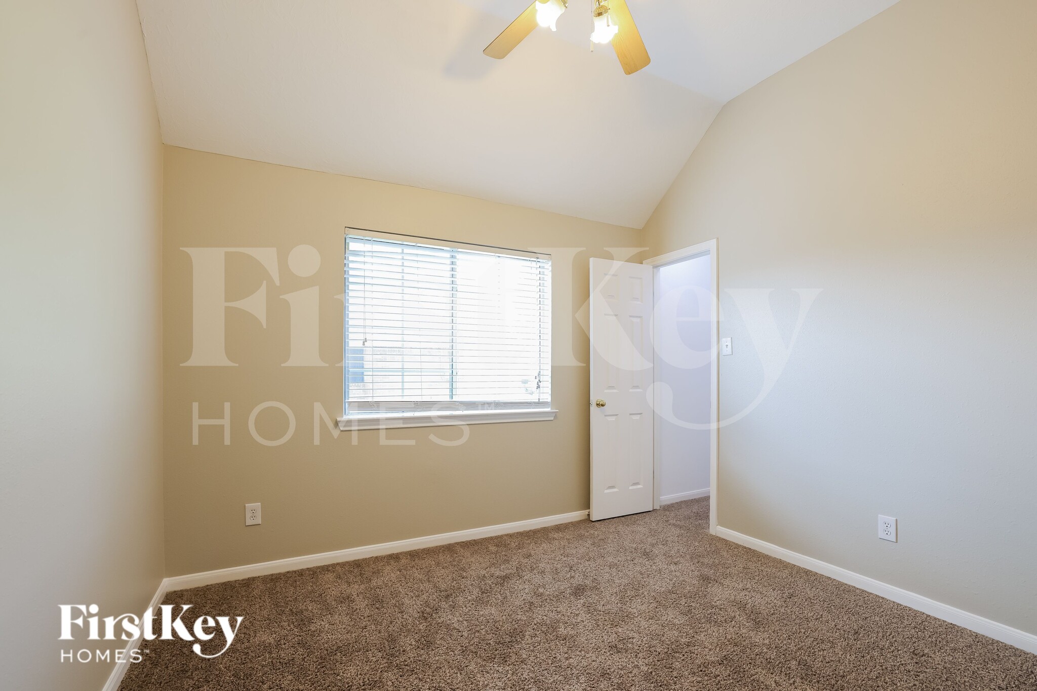 Building Photo - 15722 E Astern Dr