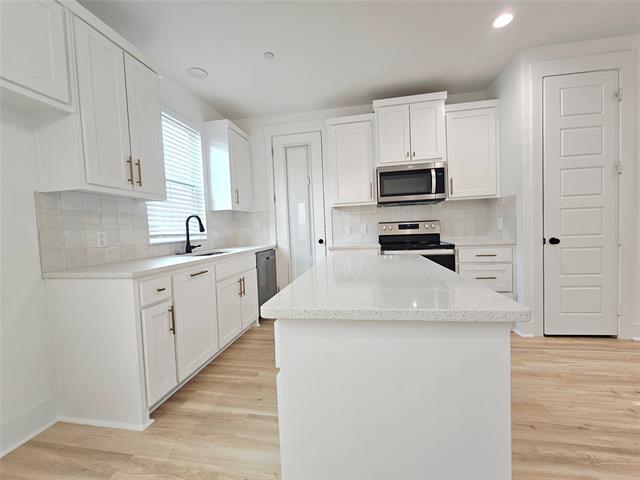 Building Photo - 206 S Village Way