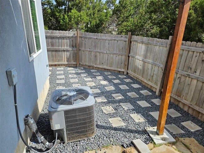 Building Photo - 5911 Lago Vista Way
