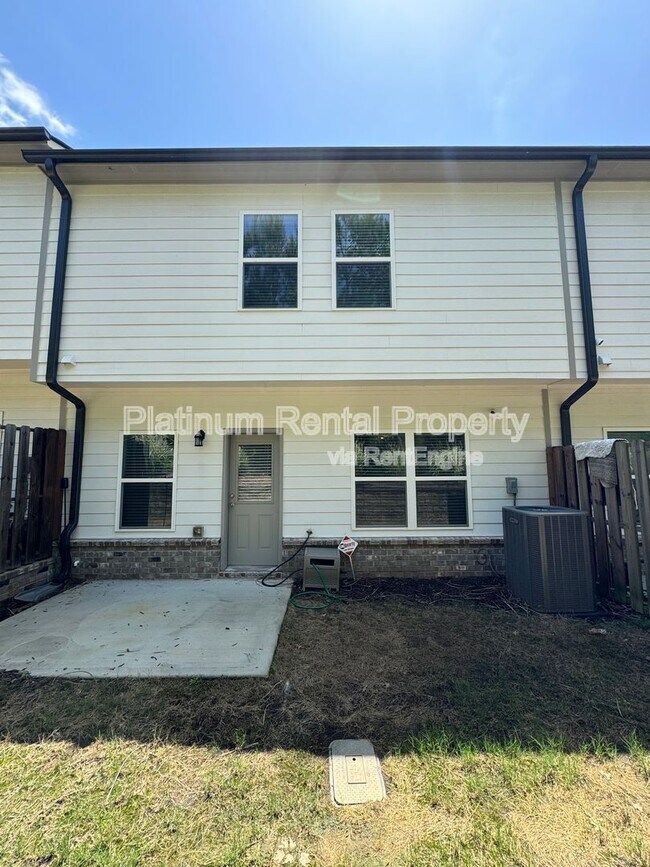 Building Photo - 1005 Ramon Dr