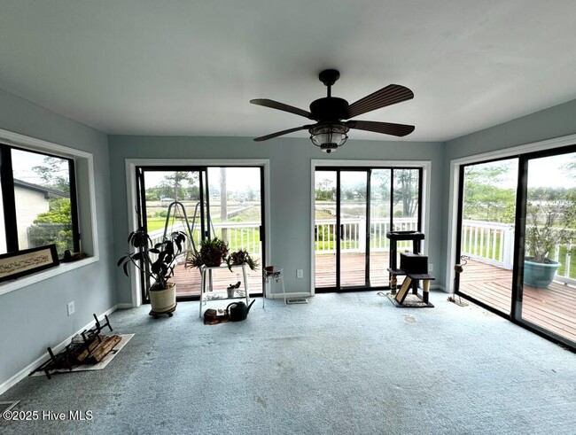 Building Photo - 410 Buccaneer Rd