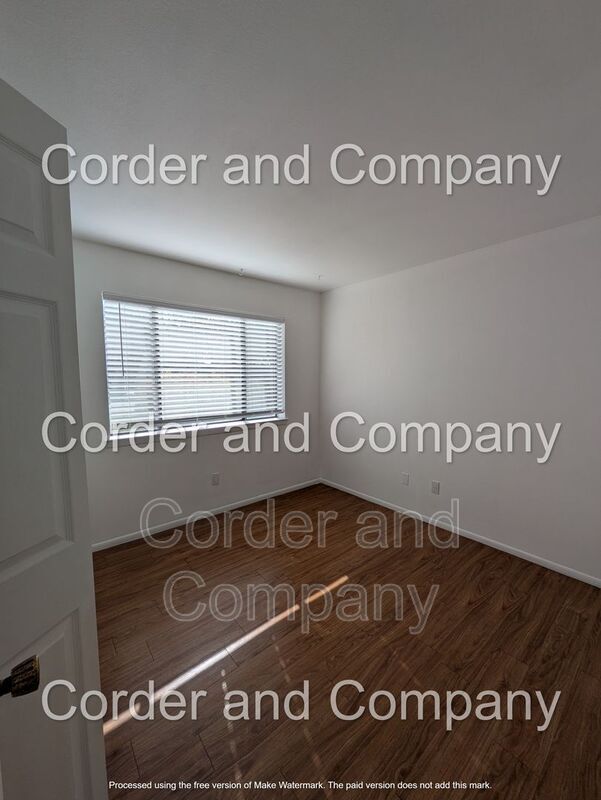 Building Photo - 6065 McKinney Dr NE