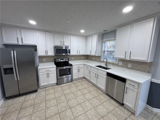 Building Photo - 2752 Saddle Horn Pl SW