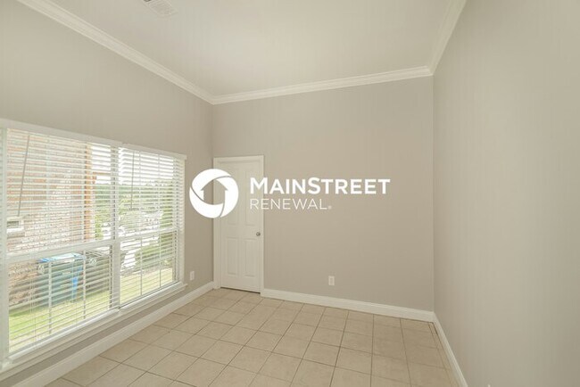 Building Photo - 3 Bedroom Pet-Friendly Home in Birmingham, AL with Main Street Renewal