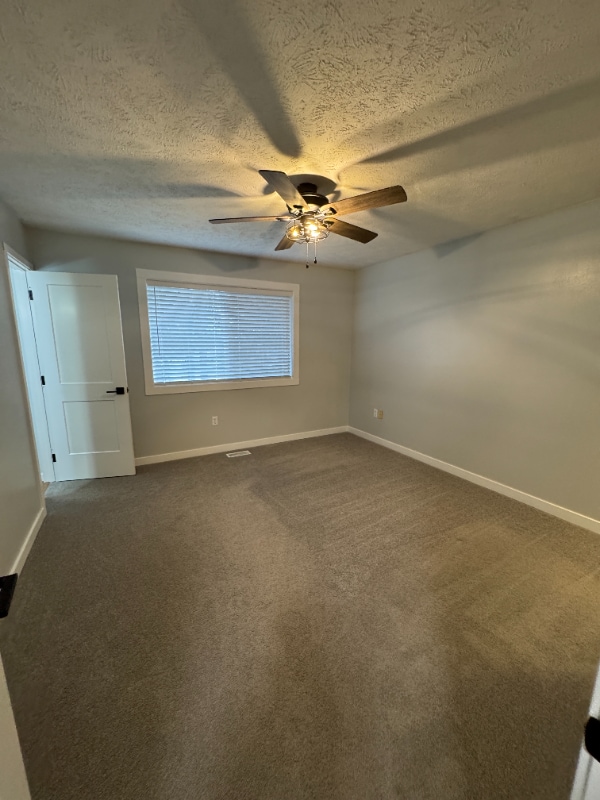 Building Photo - 15607 N Sycamore St