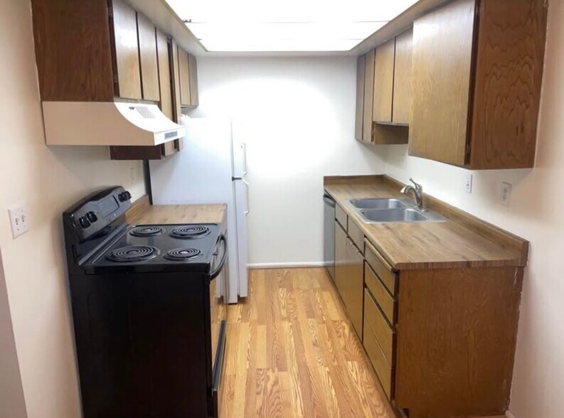 Building Photo - 1637 Avalon Rd