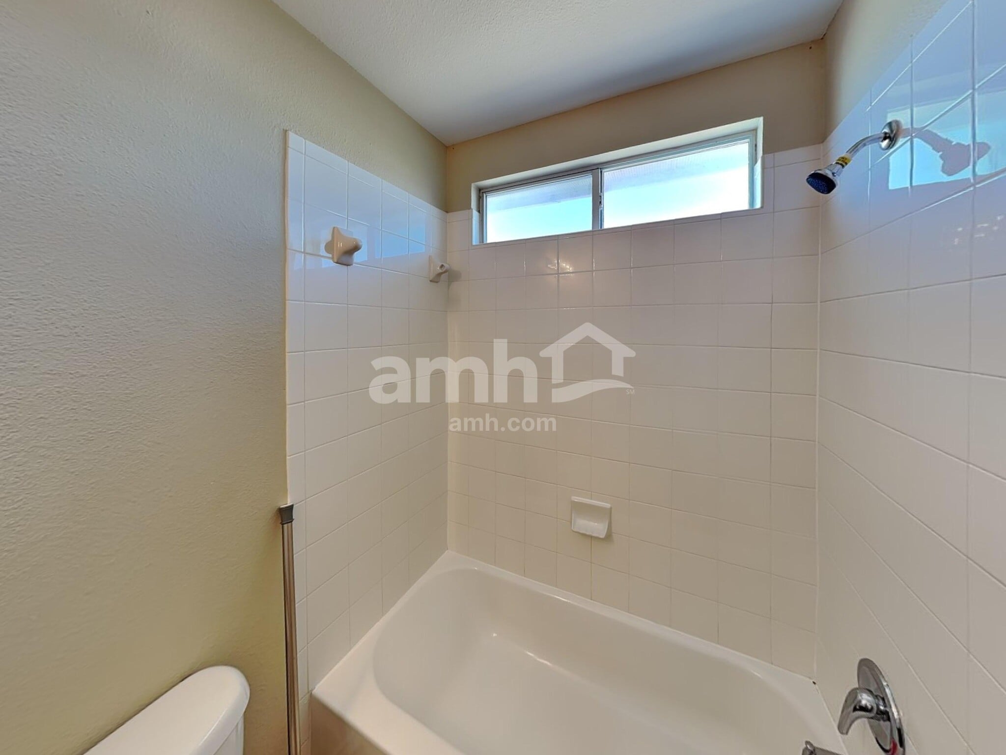 Building Photo - 9227 Mare Country