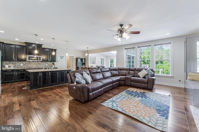 Building Photo - 22507 Bowens Wharf Pl