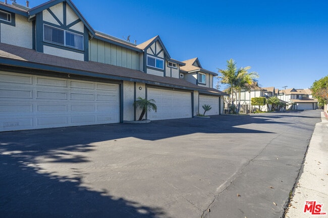 Building Photo - 13321 Meyer Rd