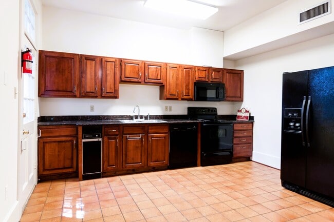 Building Photo - 7728 Zimpel St