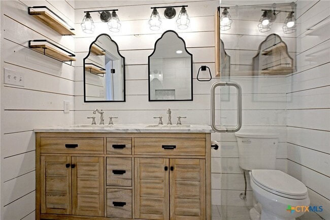 Building Photo - 953 River Bank