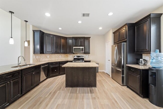 Building Photo - 29022 Crystal Rose Ln