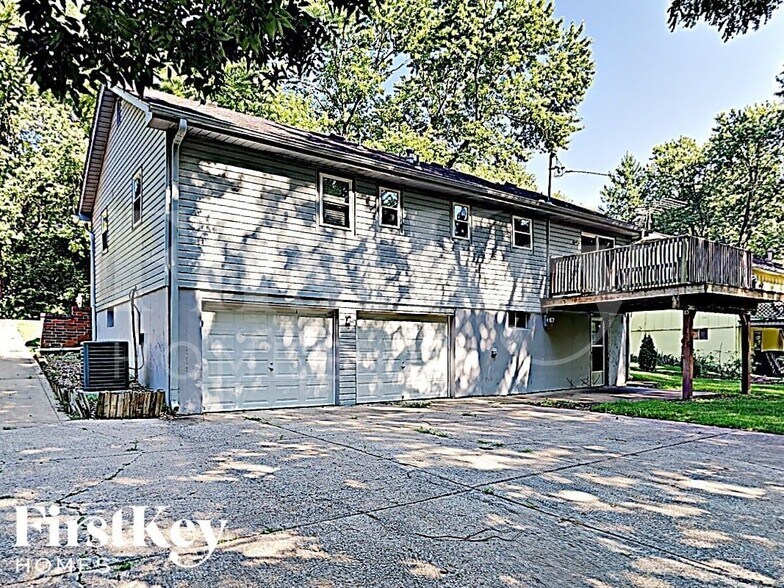 Building Photo - 5906 NW Walnut Creek Dr