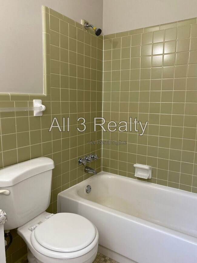 Building Photo - 306 Oakwild Dr