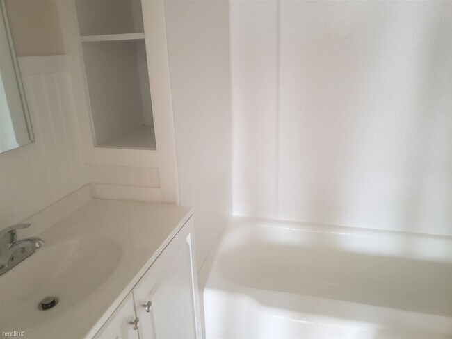 Building Photo - 2 br, 1 bath House - 259 Fox St SW