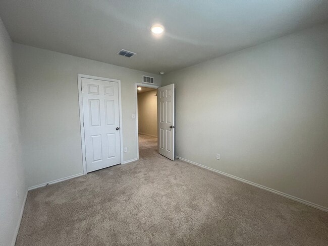 Building Photo - Stunning 4 bdrm Two-Story in  NBTX