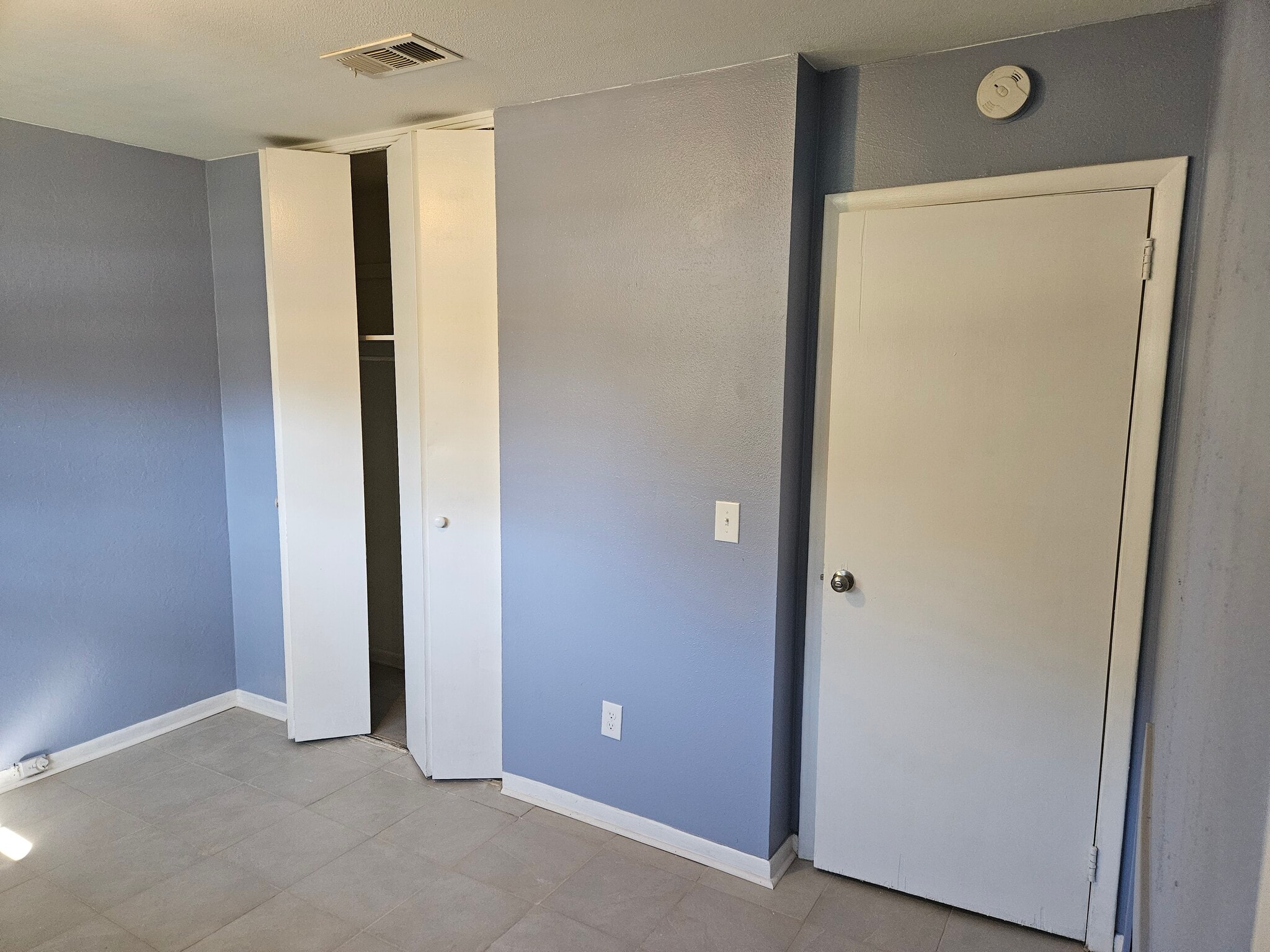 Building Photo - 2211 Patou Dr W