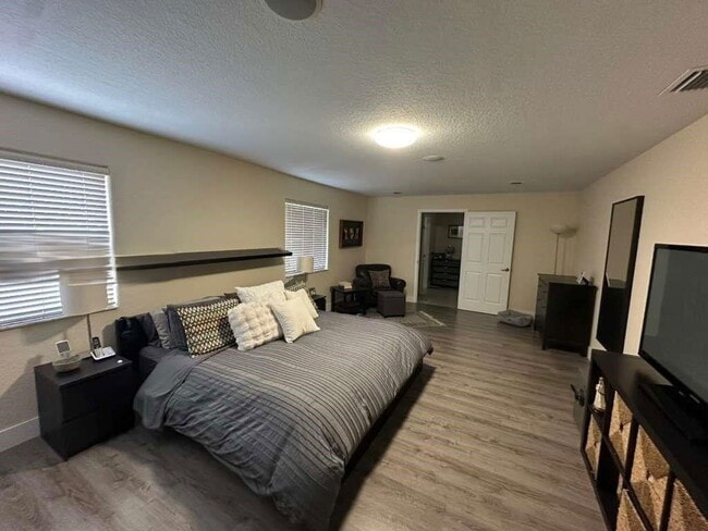 Building Photo - 1063 Sunflower Cir