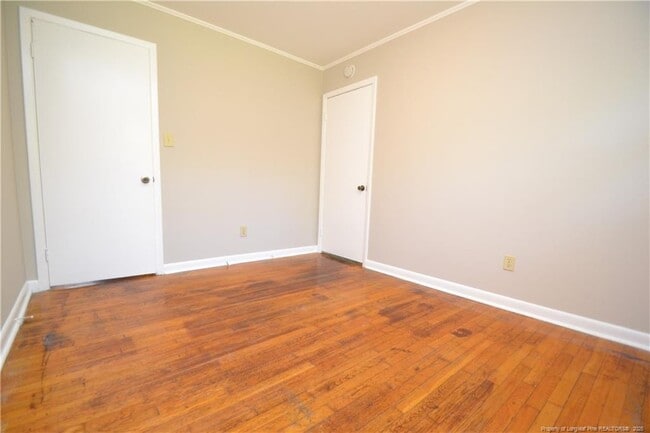 Building Photo - 717 Friar Tuck Rd