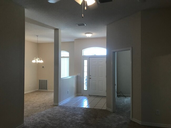 Building Photo - 2642 Hidden Creek Dr