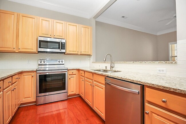 Building Photo - Townhome in The Plaza/NODA coming soon for Lease!