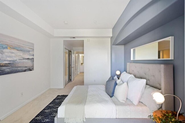 Building Photo - Gorgeous 2 Bed 2 Bath Dublin Townhome with Amenities! Centrally Located!