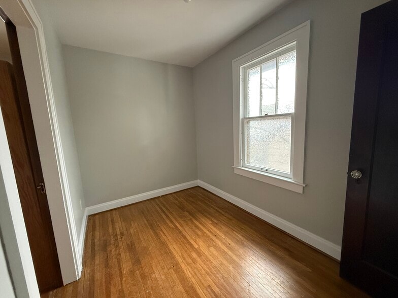 Office/flex space - 40 W Tompkins St