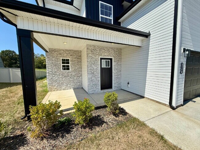 Building Photo - 174 Dewberry Rd
