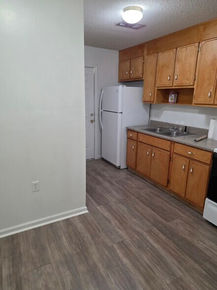 Building Photo - 6281 Ferguson Dr