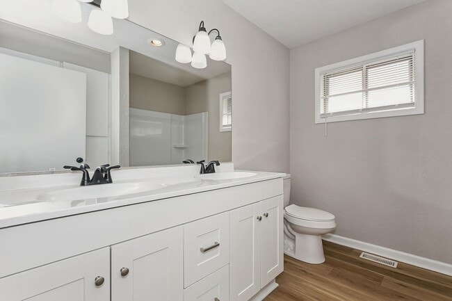 Building Photo - Beautifully Remodeled 4-Bedroom Home with 4+ Car Garage!