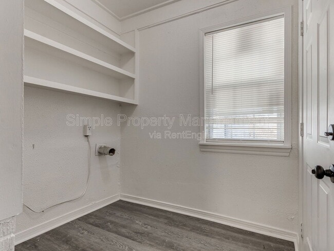 Building Photo - 405 E Northrup Dr