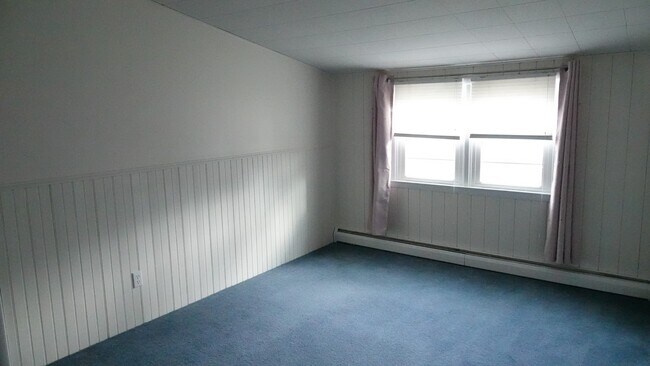 Building Photo - 593 Watford Ln