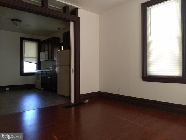 Building Photo - 221 Ann St