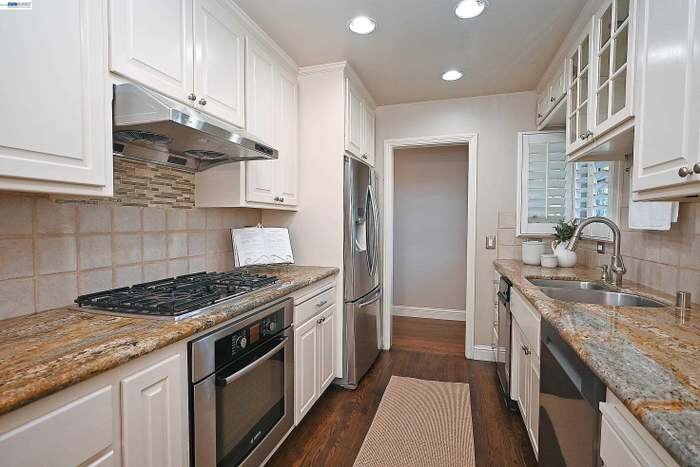 Building Photo - 749 Moraga Dr