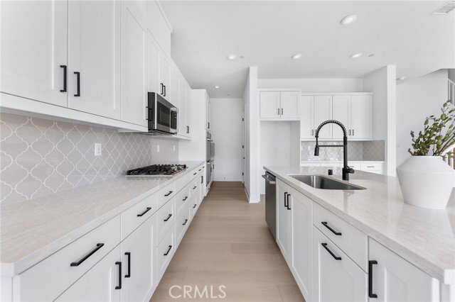 Building Photo - 123 Bosal